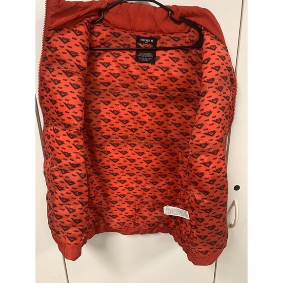 Forever 21 Men Pony Puffer Vest Red And Black Men's  L Retro Style 80s - Picture 4 of 11
